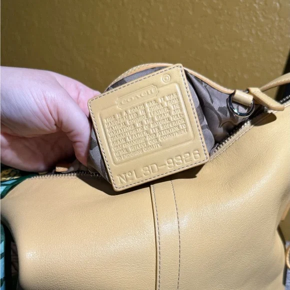 Vintage Coach Legacy Slim Duffle & Wristlet Set - Butter Yellow - 9326 - Picture 8 of 14